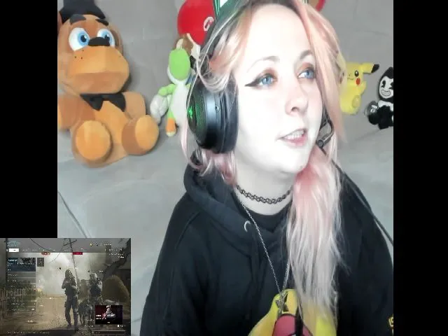 Live sex webcam photo for PrincessBluu #256095204