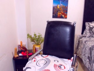 Live sex webcam photo for LizaDouson #240665657