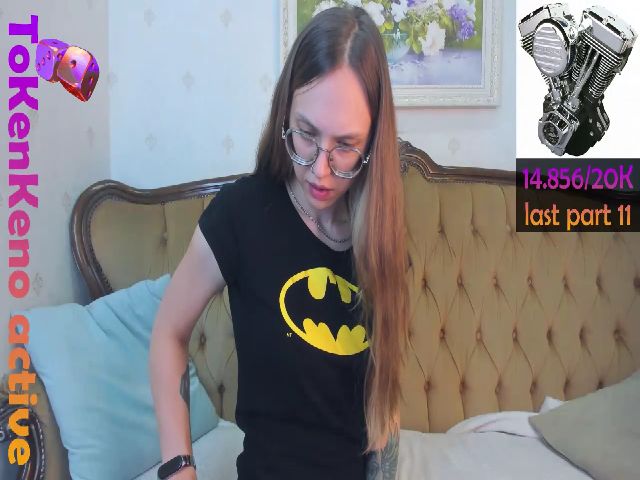 Live sex webcam photo for LisaMellow #259734530