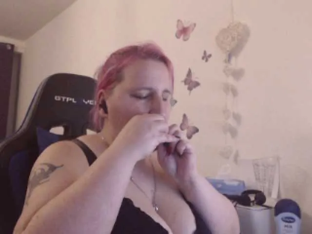 Live sex webcam photo for DrachenLady39 #240944892