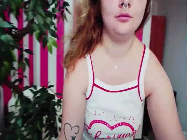 Live sex webcam photo for Eva__Kamenski #252881533
