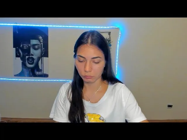 Live sex webcam photo for JasmineGreyz #261829064