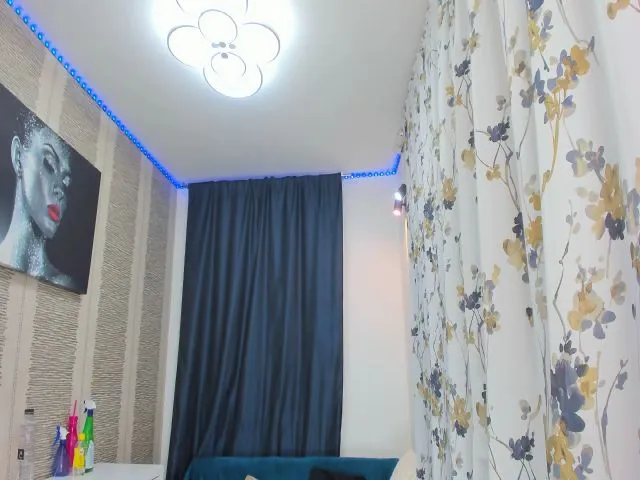 Live sex webcam photo for JessyJ_ #258550872
