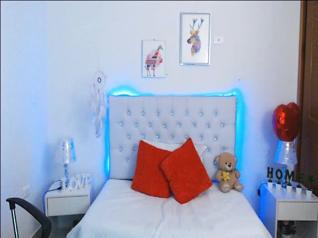 Live sex webcam photo for Antonella_lpz #255743750