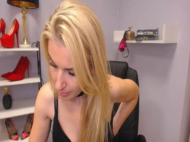 Live sex webcam photo for SOFIExMFC #258805244