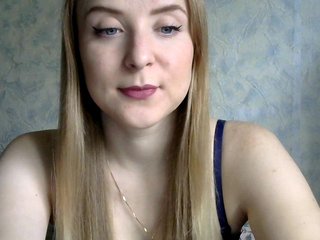 Live sex webcam photo for blonde-kisses #240694911