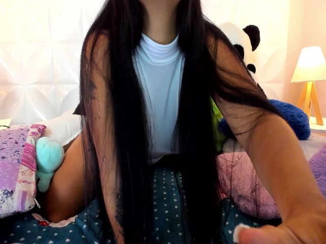 Live sex webcam photo for KateMoore3 #257772418