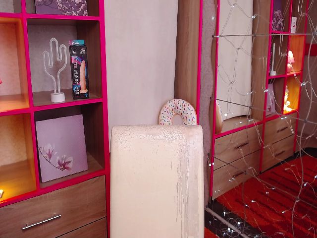 Live sex webcam photo for Blazin_Ruby #256893750