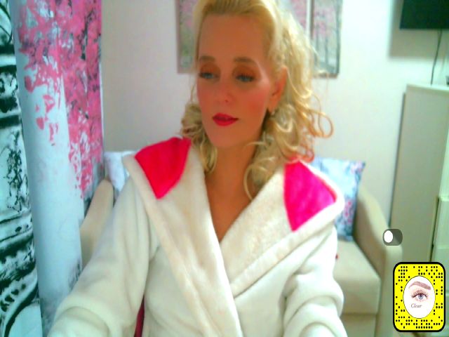 Live sex webcam photo for ChristiRoses #263225205