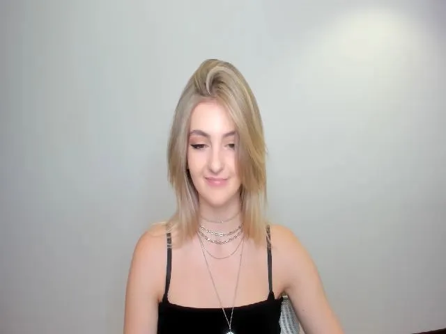 Live sex webcam photo for HelelGretta #265551861