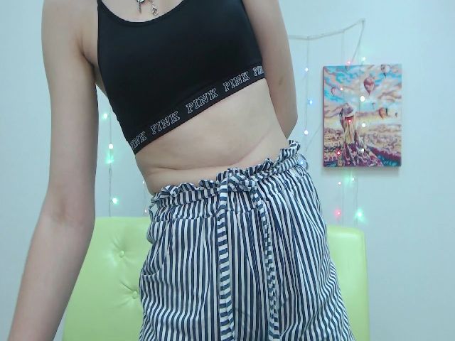 Live sex webcam photo for MollyTravis #255200730