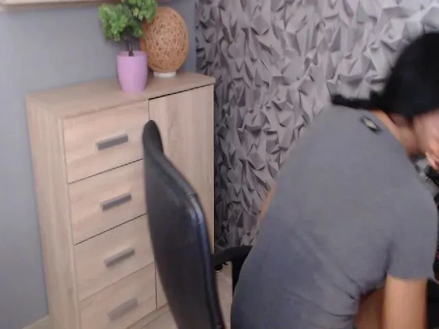 Live sex webcam photo for DESIREellen #261324866