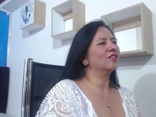 Live sex webcam photo for LaurenMature #255709081