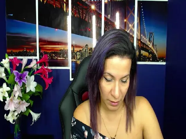 Live sex webcam photo for Infernalsexx #256469051
