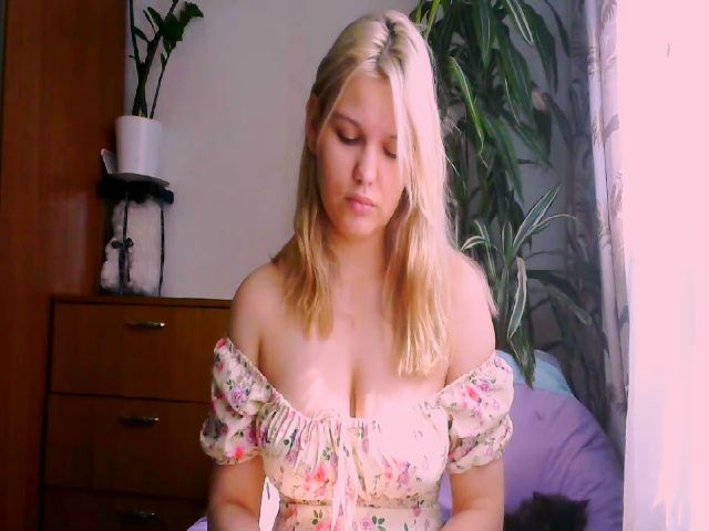 Live sex webcam photo for MsMollyD #254476728