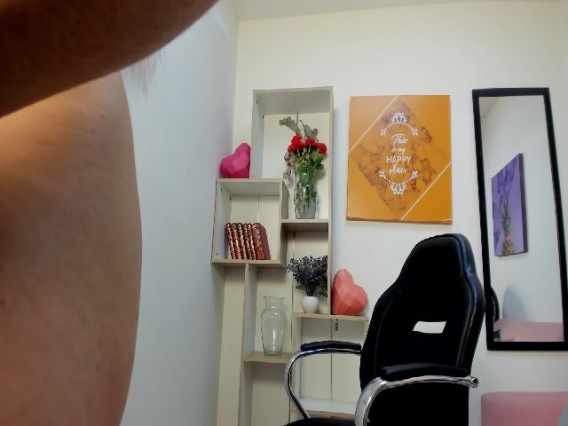 Live sex webcam photo for Tasha_cooper1 #260885785