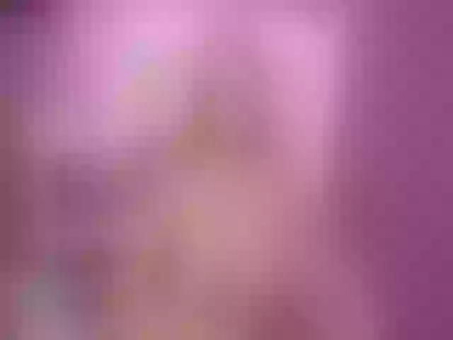 Live sex webcam photo for PtiMermaid #261075046