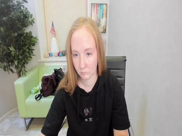 Live sex webcam photo for StunningKelly #254424967