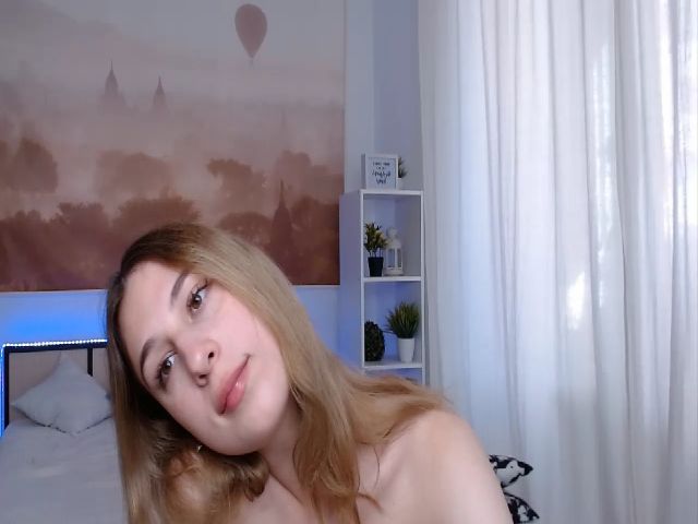 Live sex webcam photo for Eva_Owen #258527745