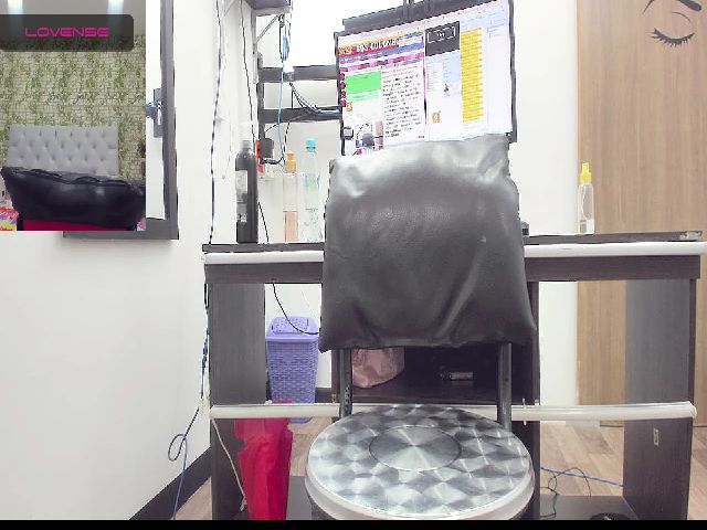 Live sex webcam photo for HilaryMoon #263527882