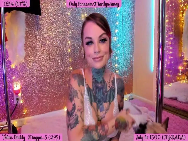 Live sex webcam photo for MarilynJane #258427951