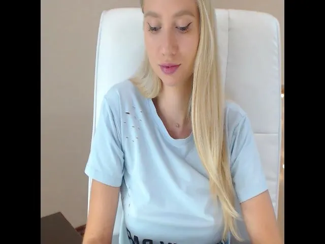 Live sex webcam photo for Miss_Sylvia #260697801