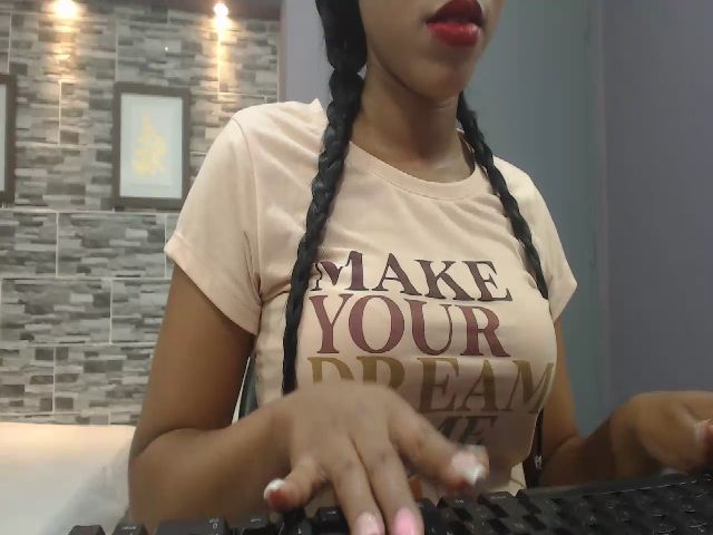 Live sex webcam photo for Saray22xx #254314757