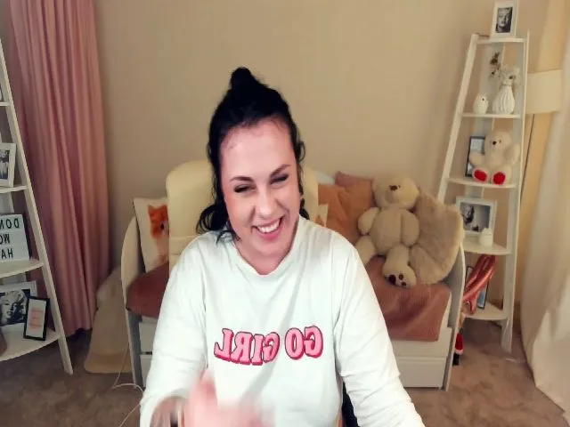 Live sex webcam photo for SerahMirabeli #264801600