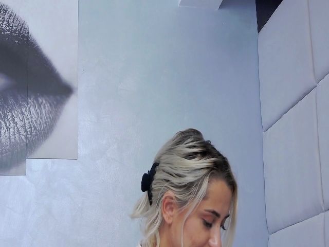 Live sex webcam photo for AnissaMaze #256824022