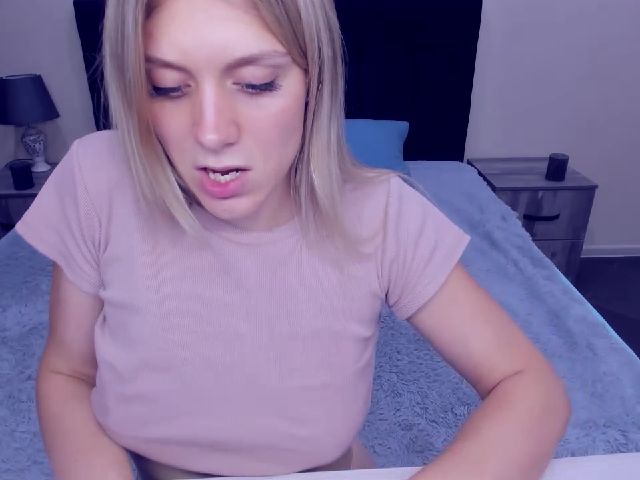 Live sex webcam photo for MeganKind #255633838