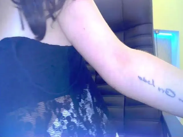 Live sex webcam photo for VictoriaFae #255904317