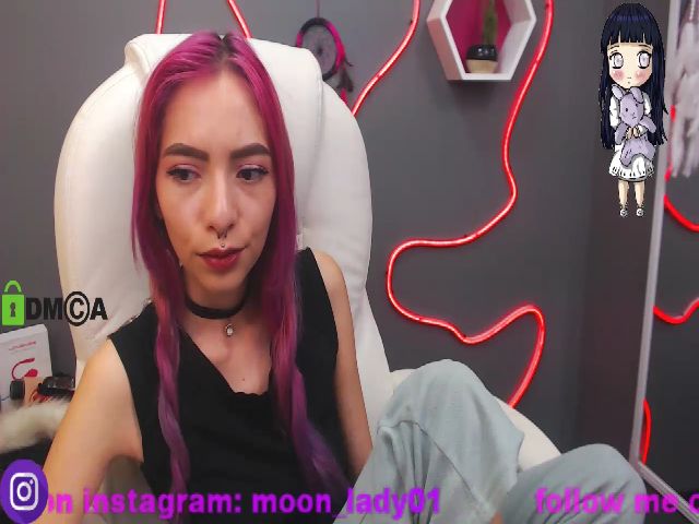 Live sex webcam photo for Moonlady6 #253388280