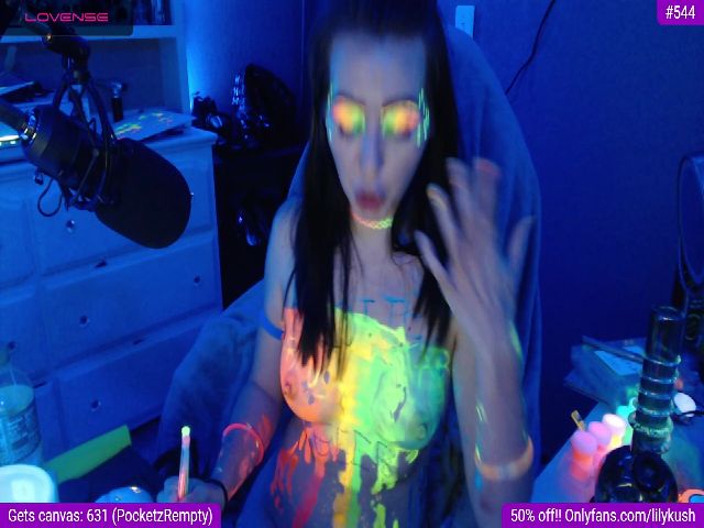 Live sex webcam photo for LilyKush #255044637