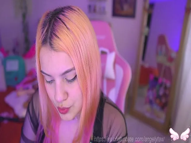 Live sex webcam photo for Angelytaxx #253228883
