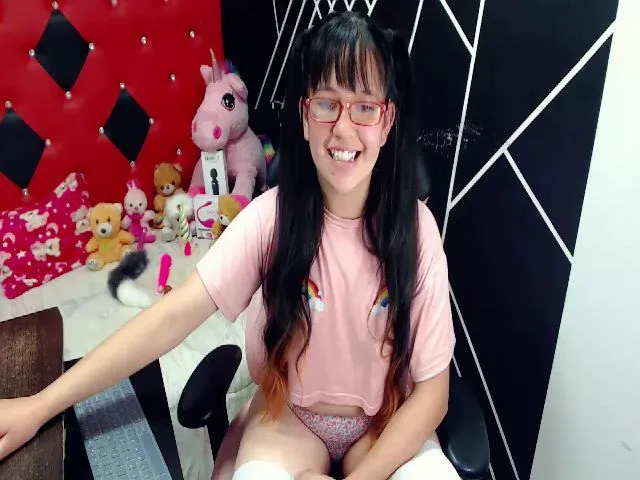 Live sex webcam photo for Pink_queenn #256235054
