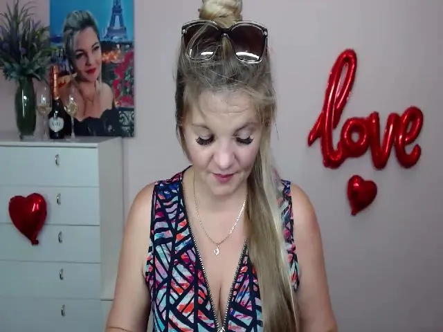 Live sex webcam photo for Next_ToMe #254616869