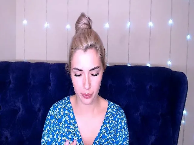 Live sex webcam photo for TrishKlein #262596584
