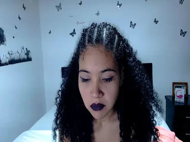 Live sex webcam photo for Courageuse #253604811