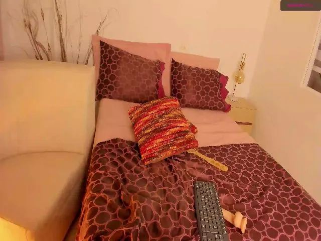 Live sex webcam photo for Helena_Hills #252938999