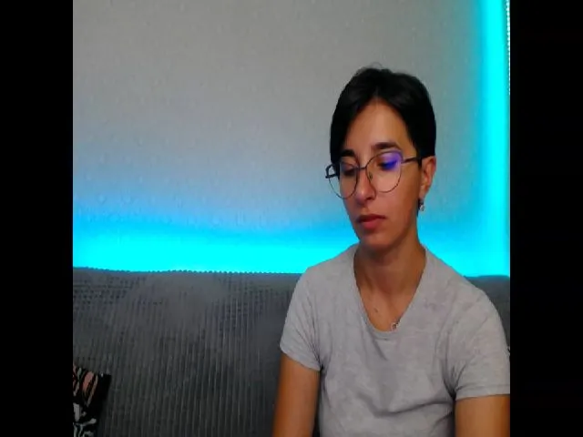 Live sex webcam photo for Miss_Selina4u #262239176