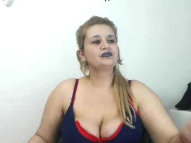 Live sex webcam photo for RoseBBW #240963440