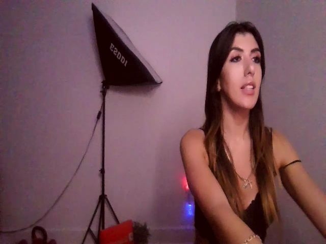 Live sex webcam photo for ElyMarie #259672849