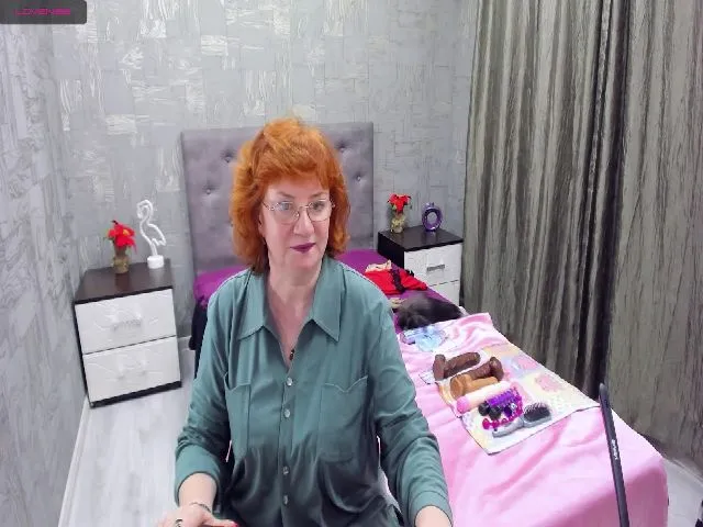 Live sex webcam photo for HarperGlow #256221961