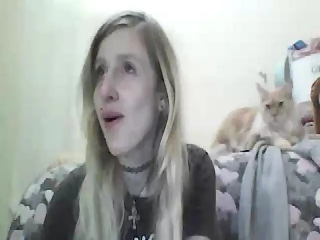 Live sex webcam photo for GuiltyKitty #259193175