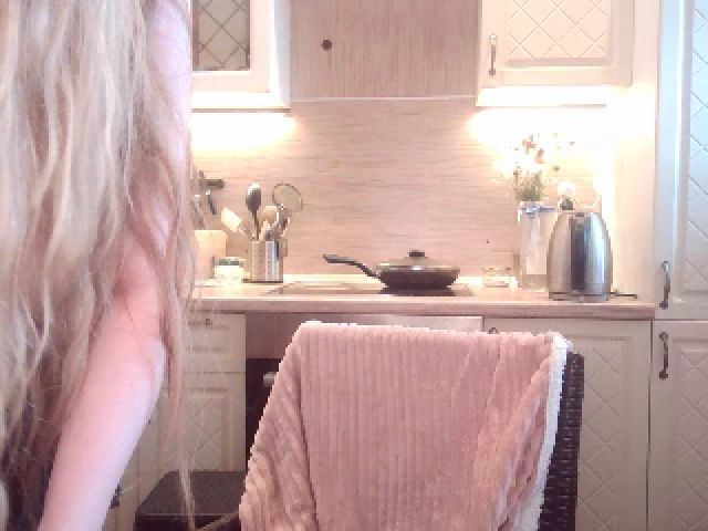 Live sex webcam photo for JaneGrey111 #255538667