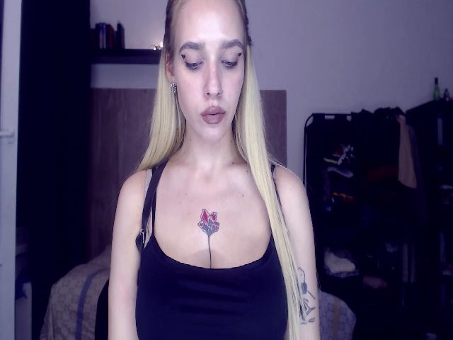 Live sex webcam photo for Miss_Linda_ #287885877