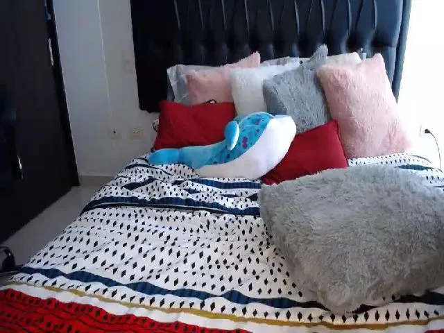 Live sex webcam photo for Valen_giraldo #264378922