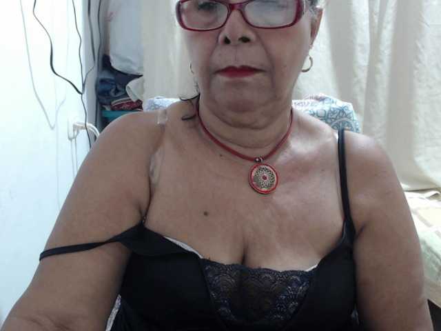 Live sex webcam photo for superMILF42 #241362828