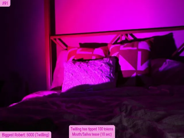 Live sex webcam photo for OliviaxFaye #257383511