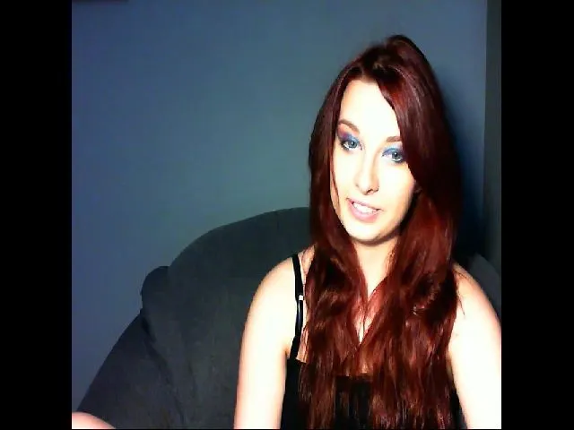 Live sex webcam photo for VirginLuna18 #254157134